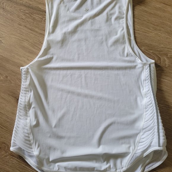 Lululemon Making Moves tank - Picture 2 of 6
